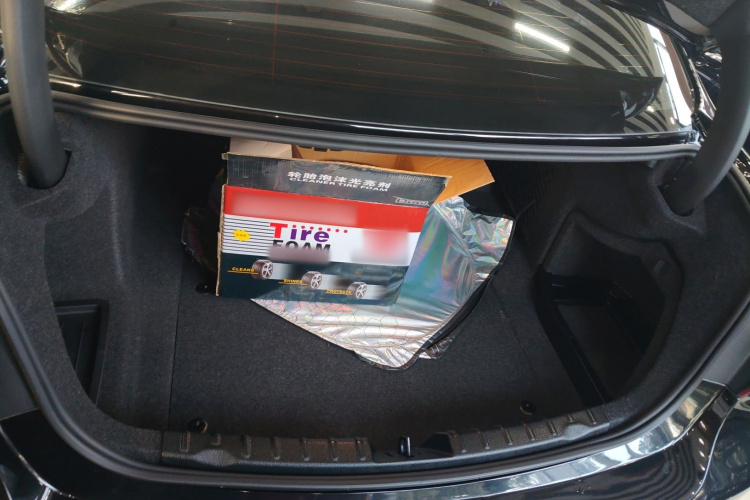 宝马3系 2018款 320Li 领先型M运动套装机舱底盘23