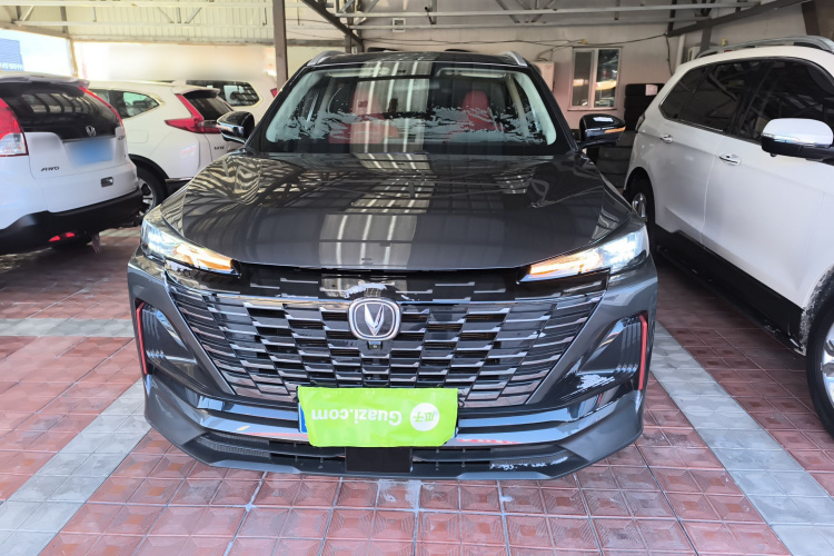 长安CS55PLUS 2022款 第二代 1.5T DCT尊贵型车身外观2