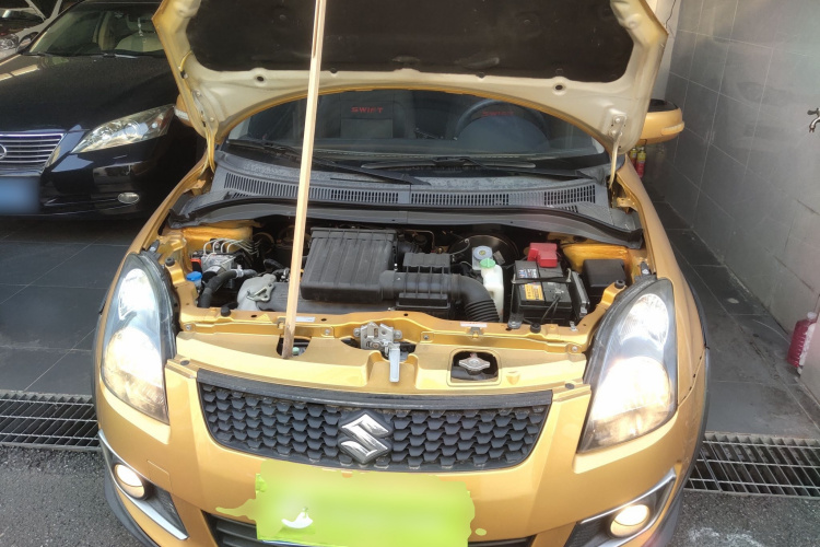 铃木 雨燕 2015款 1.5L 自动限定版局部细节24