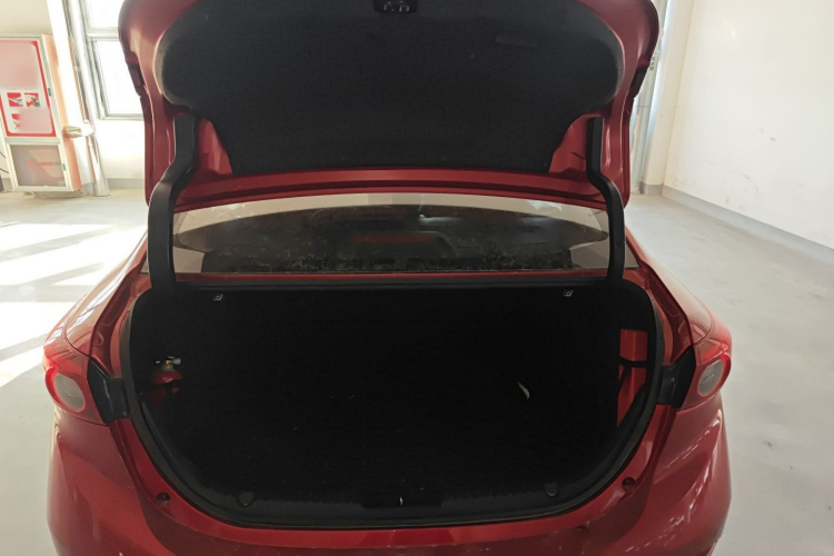 马自达3 昂克赛拉 2017款 三厢 2.0L 自动尊贵型 国V机舱底盘23