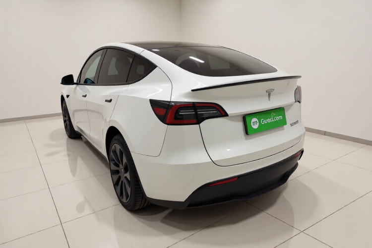 特斯拉 Model Y 2022款 Performance高性能全轮驱动版车身外观5