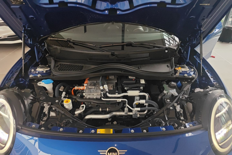 电动MINI COOPER 2024款 452km COOPER SE 艺术家局部细节24