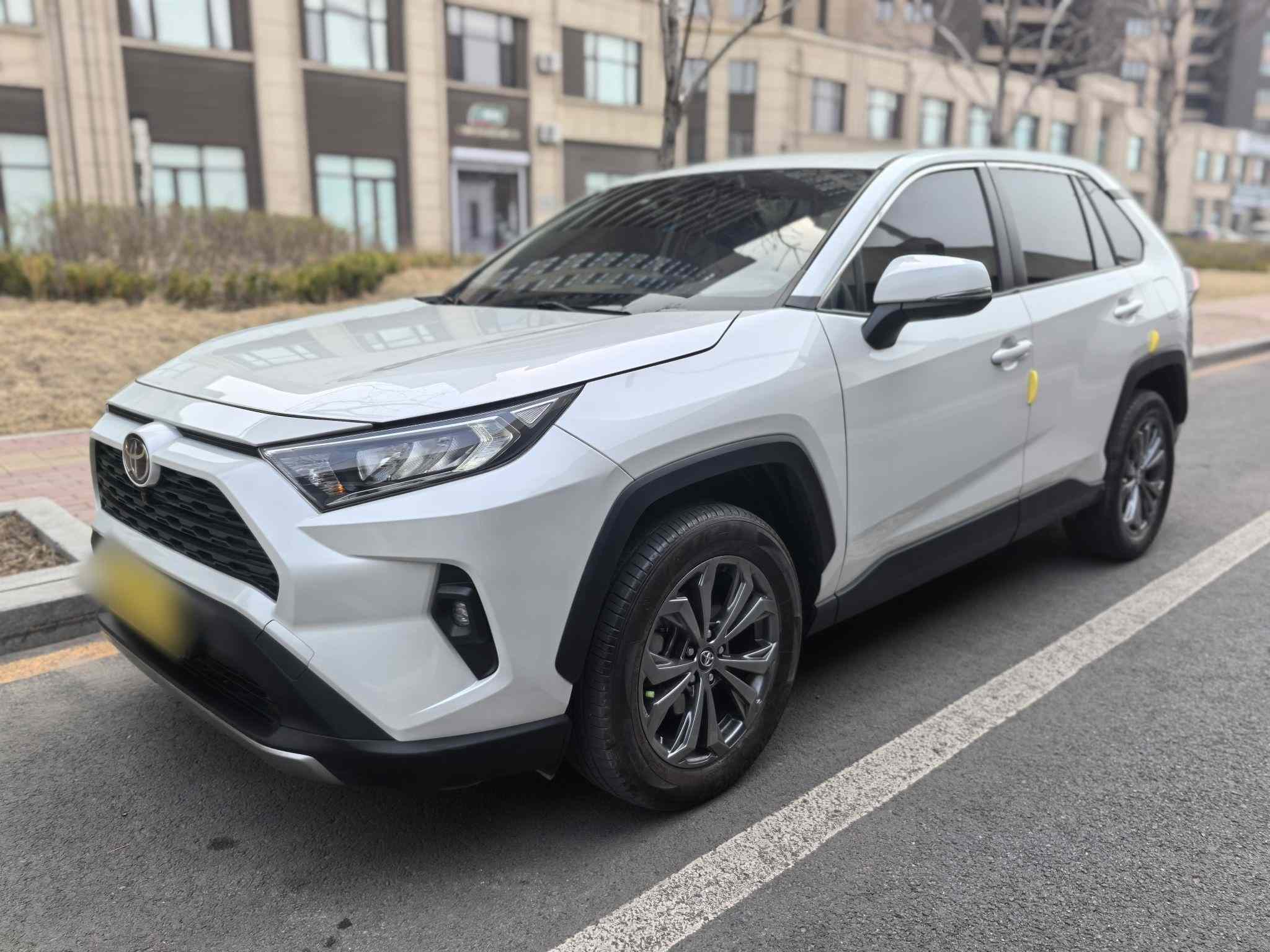 丰田 RAV4荣放 2023款 2.0L CVT两驱风尚版(1)
