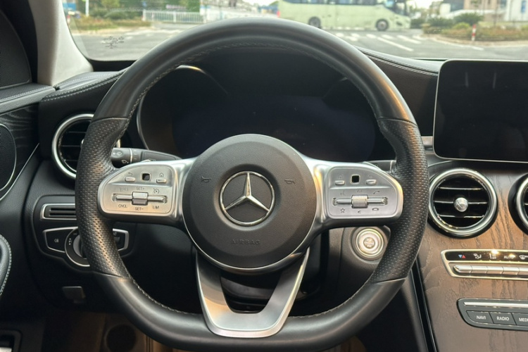 奔驰C级 2020款 改款 C 260 L 运动版中控内饰7008