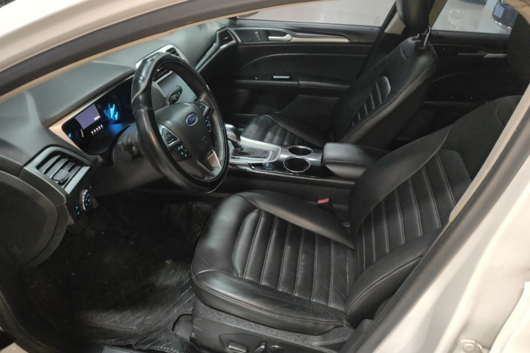 福特 蒙迪欧 2013款 1.5L GTDi180时尚型中控内饰19