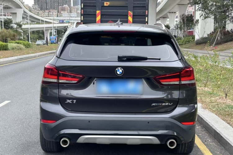 宝马X1 2022款 xDrive25Li 尊享型车身外观6004