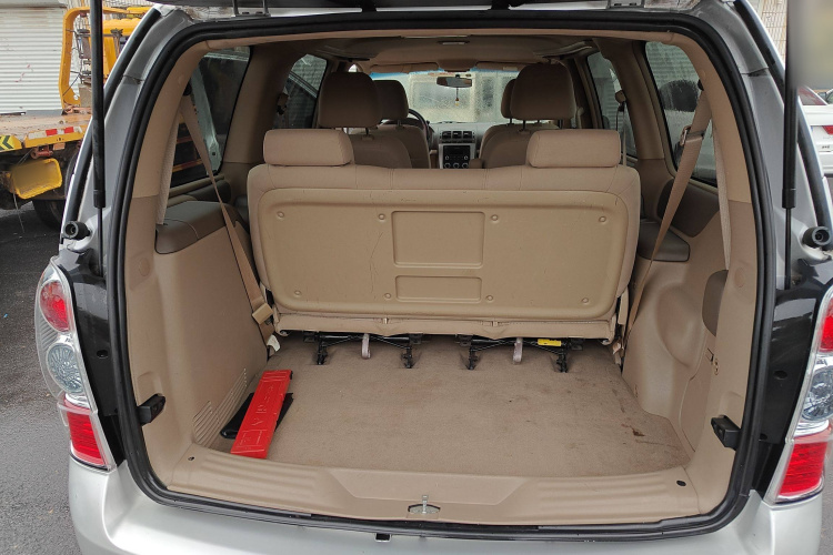 别克GL8 2014款 2.4L 舒适版局部细节23