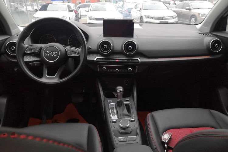 奥迪Q2L 2021款 35 TFSI 时尚动感型中控内饰12