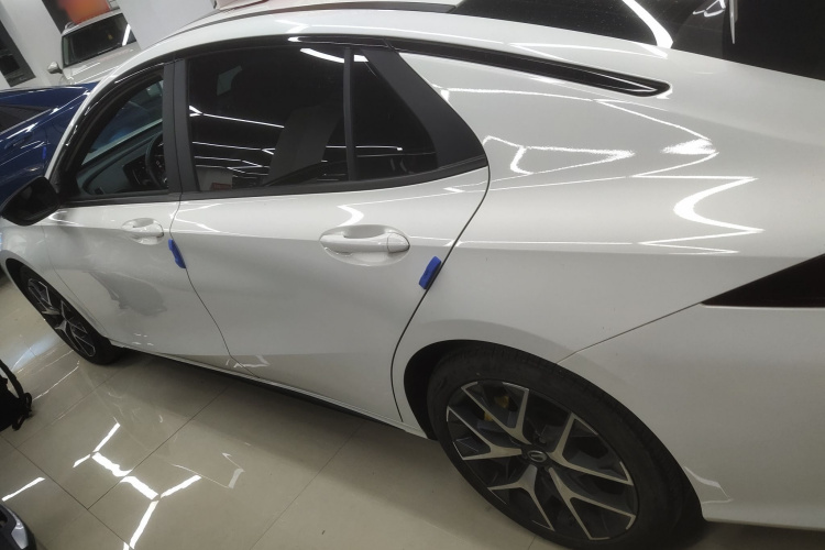 广汽传祺 影豹 2022款 270T DCT J16银河战机版车身外观6003