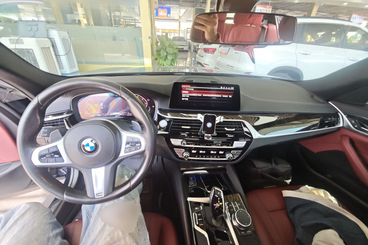 宝马5系 2020款 530Li 领先型 M运动套装中控内饰7002