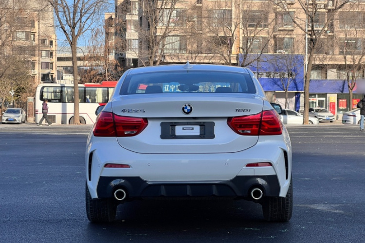 宝马1系 2021款 改款 120i M运动版车身外观6004