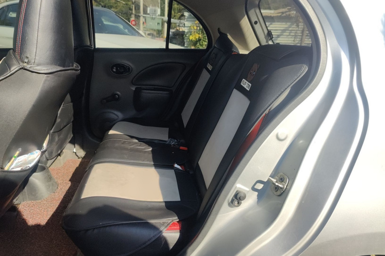 日产 玛驰 2015款 1.2L 手动易享版中控内饰21