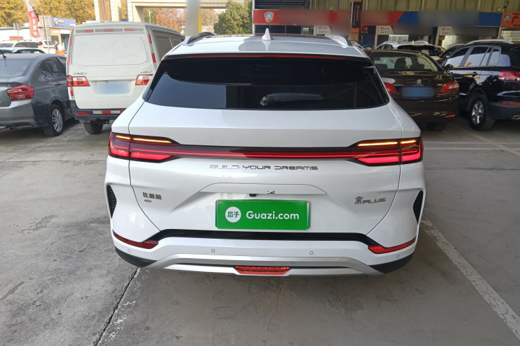 比亚迪 宋PLUS新能源 2023款 冠军版 EV 520KM 旗舰型车身外观6