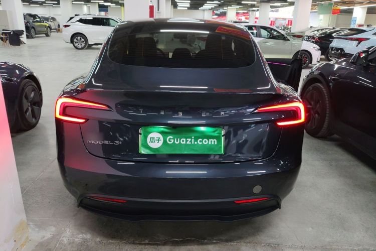 特斯拉 Model 3 2023款 长续航全轮驱动版车身外观6004