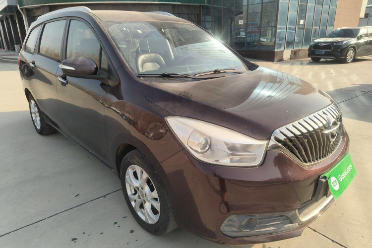 海马V70 2016款 1.5T 自动适·享型 7座车身外观3