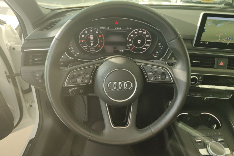 奥迪A4L 2017款 Plus 40 TFSI 风尚型中控内饰13