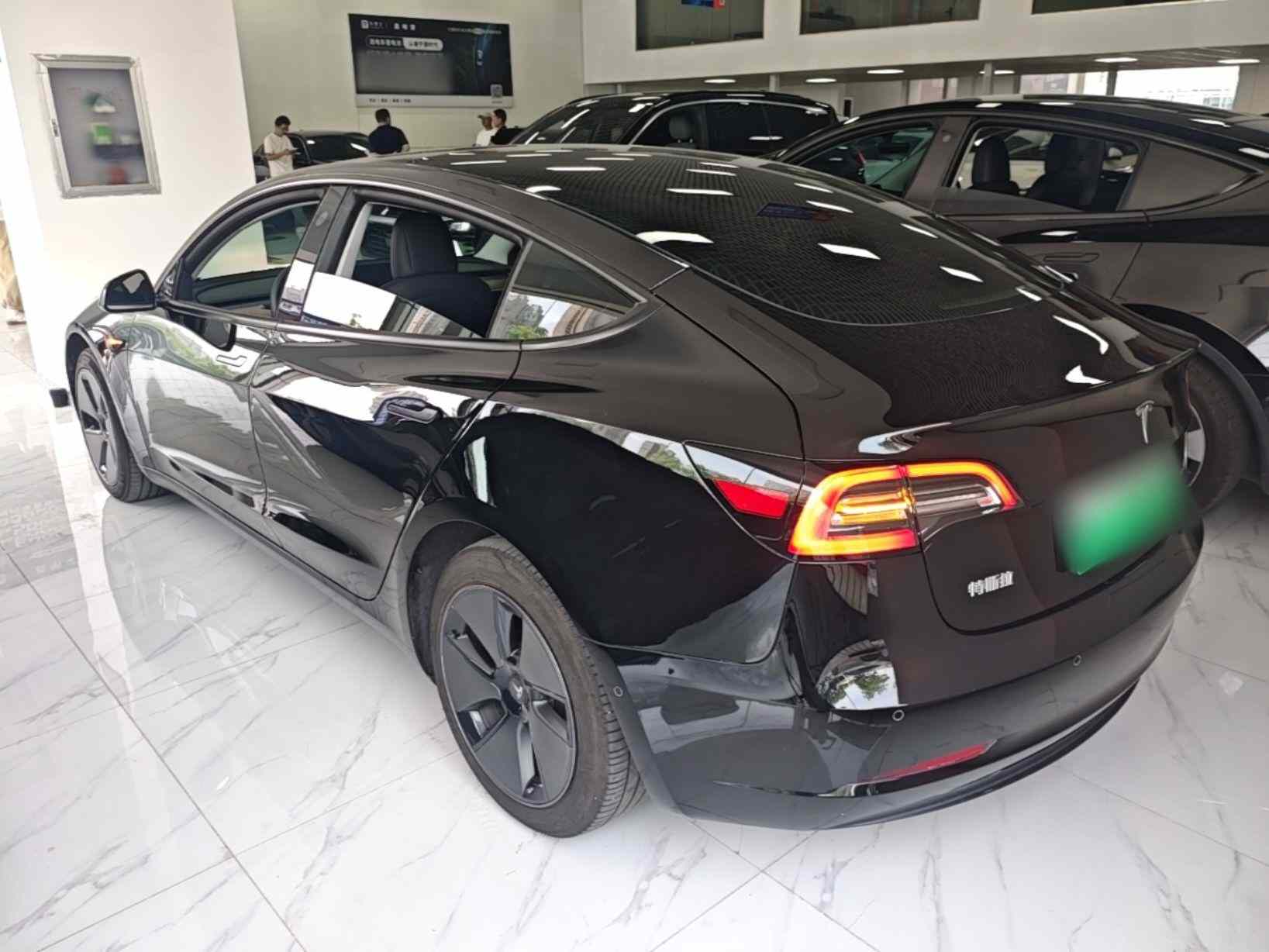 特斯拉 Model 3 2022款 后轮驱动版(3)