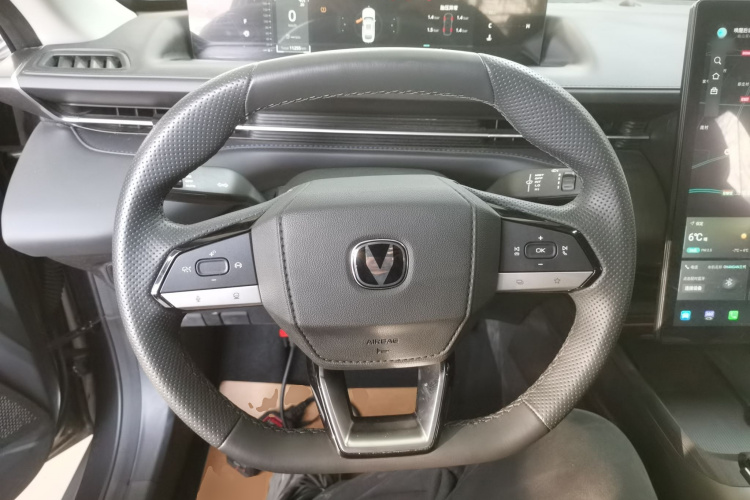 长安 逸动 2024款 1.5T GDI自动 旗舰型中控内饰13