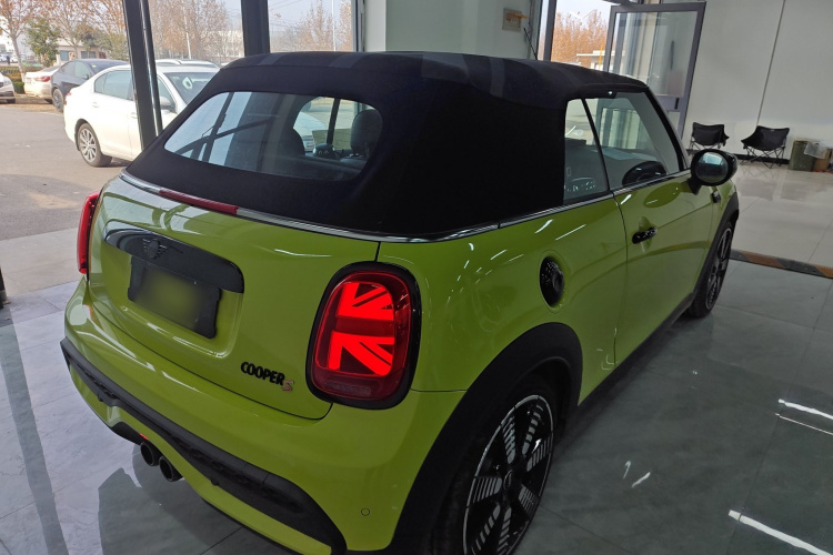 MINI 2023款 改款 2.0T COOPER S CABRIO 艺术家车身外观7
