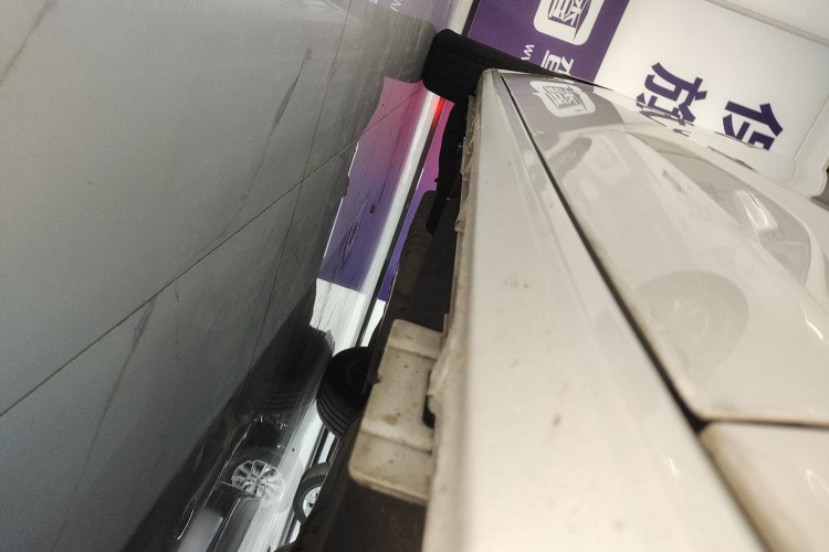 别克GL8 2020款 ES陆尊 653T 舒适型机舱底盘29