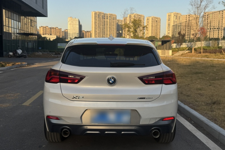 宝马X2 2020款 sDrive25i 领先型M越野套装车身外观6005