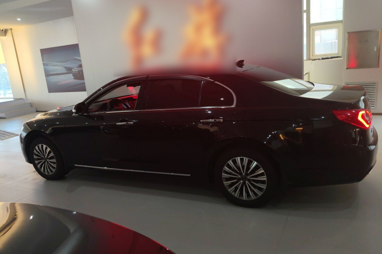 红旗H7 2018款 2.0T 旗舰版车身外观4