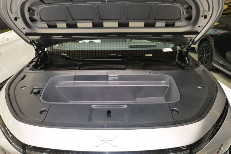 小鹏G7 2025款 702 超长续航 Ultra机舱底盘24