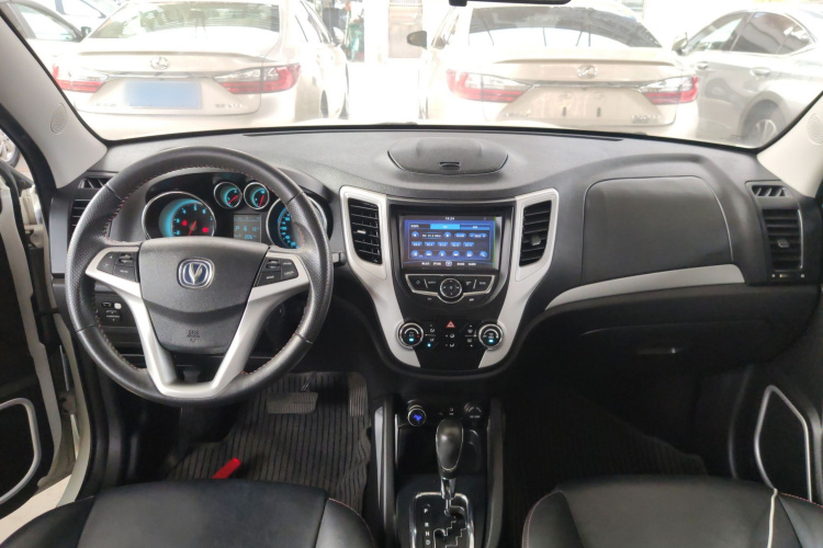长安CS35 2015款 1.6L 自动豪华型 国V中控内饰12