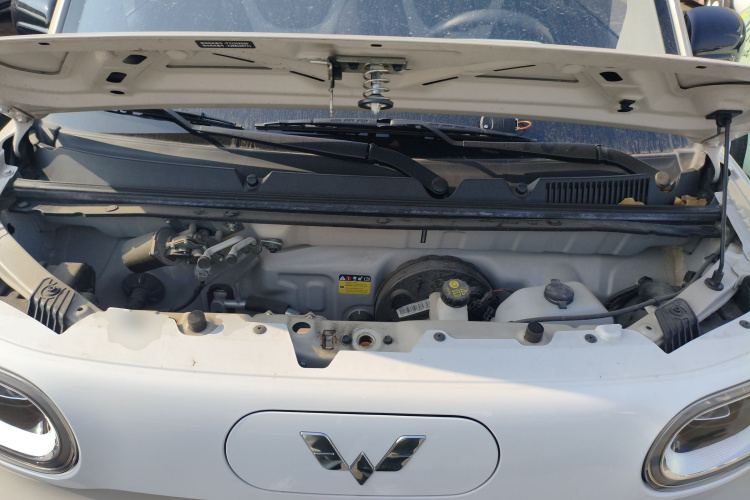 五菱汽车 宏光MINIEV 2024款 第三代 215km 青春版机舱底盘24