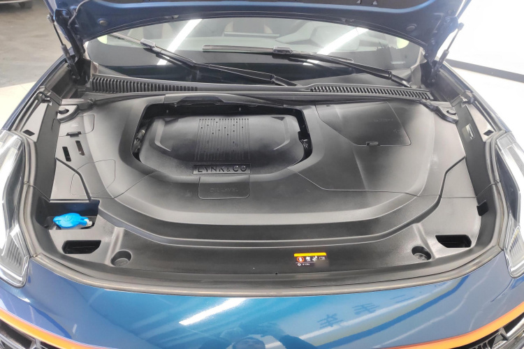 领克06 2020款 1.5T 耀Halo机舱底盘24