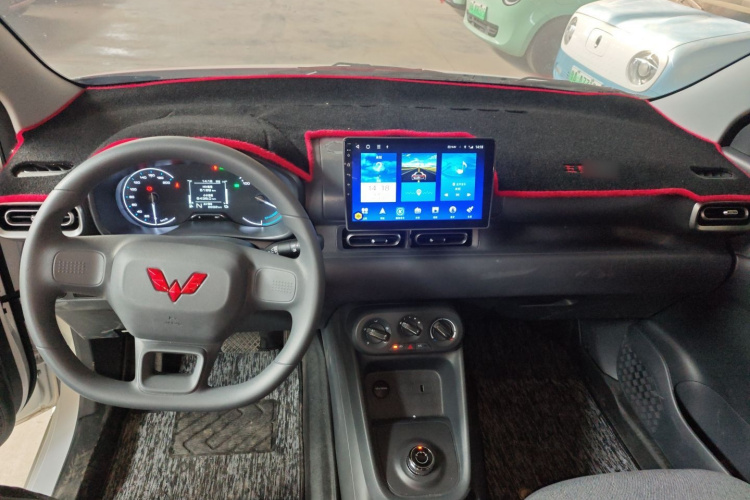 五菱汽车 五菱宏光新能源 2025款 增程式混动 50KM 舒适型中控内饰7002