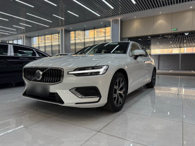 沃尔沃S60 2026款 B4 智逸豪华版