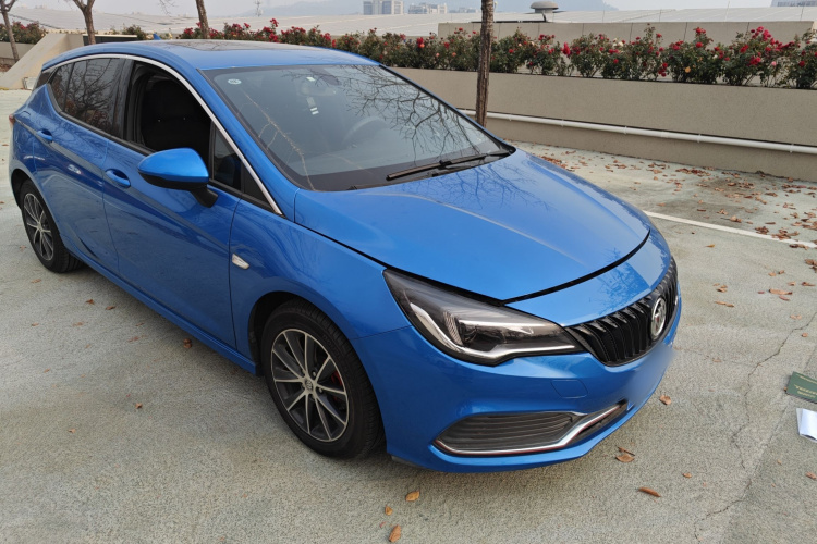 别克 威朗 2016款 两厢GS 20T 双离合燃情运动型车身外观3