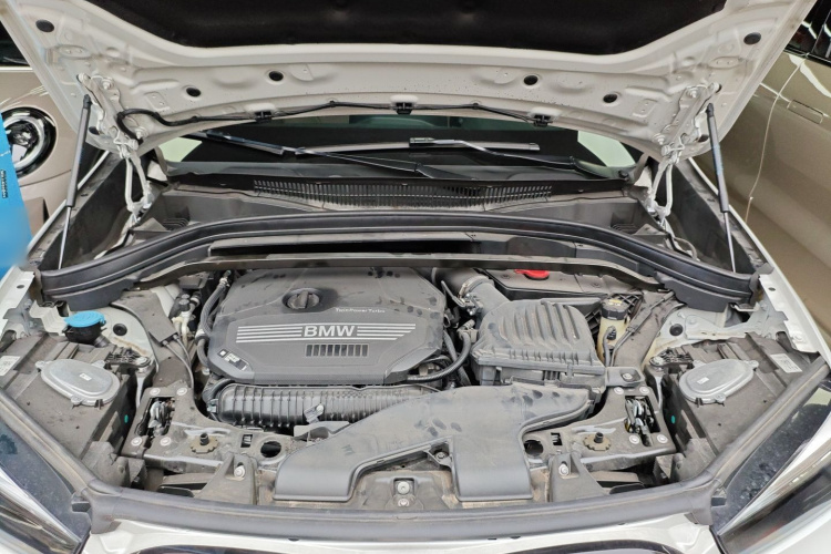 宝马X1 2022款 xDrive25Li 尊享型机舱底盘24