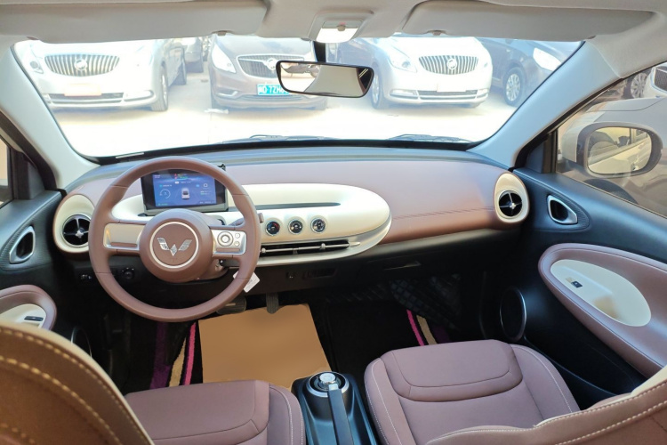 五菱汽车 五菱缤果 2025款 203km 轻享款中控内饰12