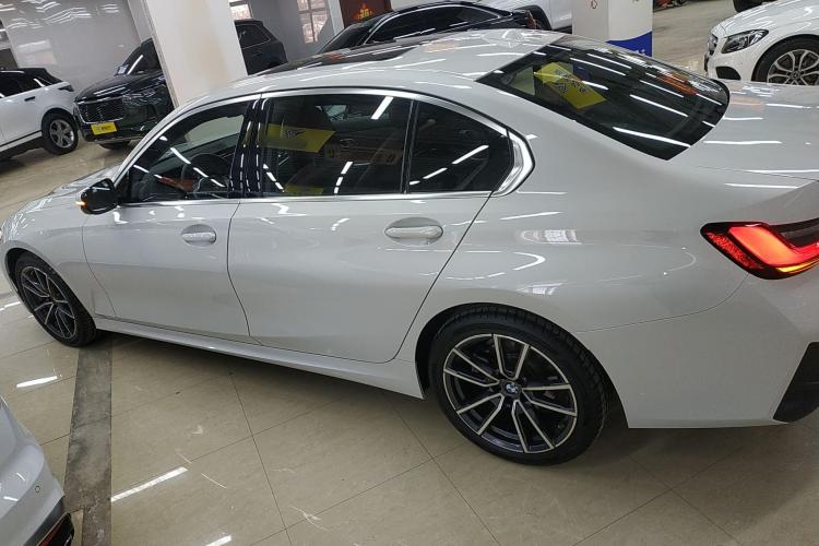 宝马3系 2023款 320Li M运动套装车身外观4