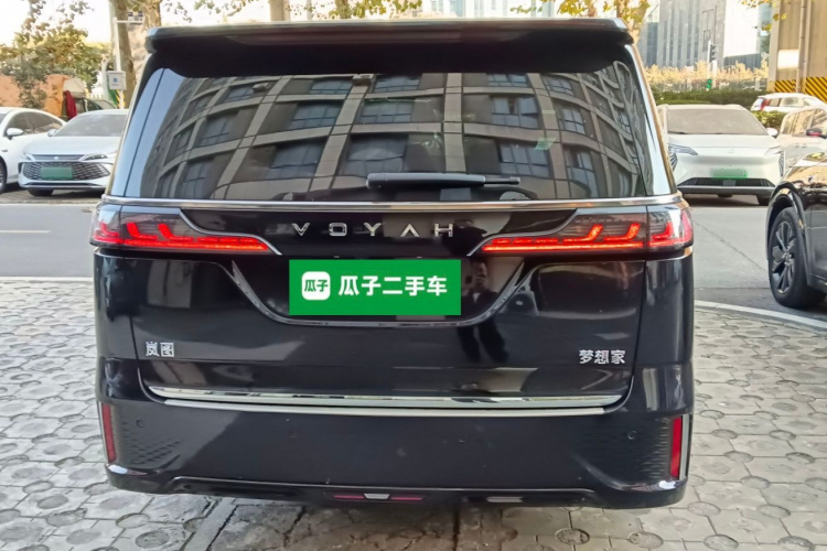 岚图汽车 岚图梦想家 2024款 PHEV 超长续航尊贵版车身外观6
