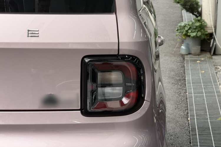 吉利银河 2023款 熊猫mini 200km 耐力熊车身外观6006