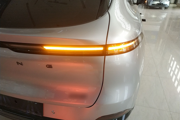 小鹏G6 2025款 625 长续航 Max 科技版车身外观9