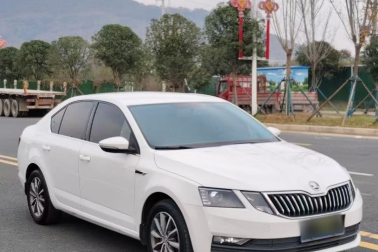 斯柯达 明锐 2019款 1.5L 自动舒适版车身外观6003