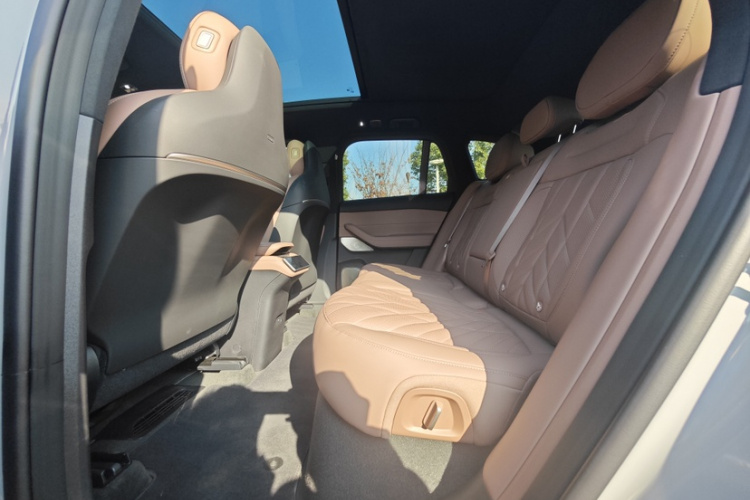 蔚来ES6 2025款 75kWh中控内饰7005