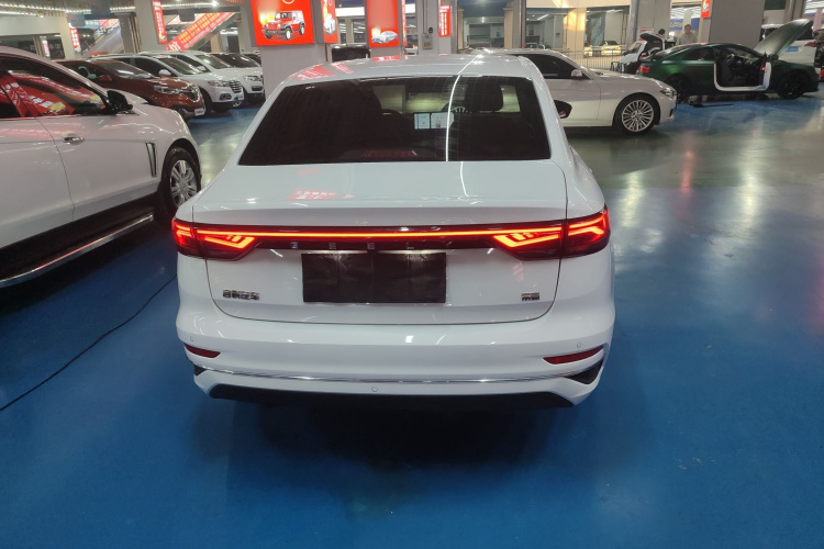 吉利汽车 帝豪 2023款 第4代冠军版 1.5L CVT尊贵型车身外观6