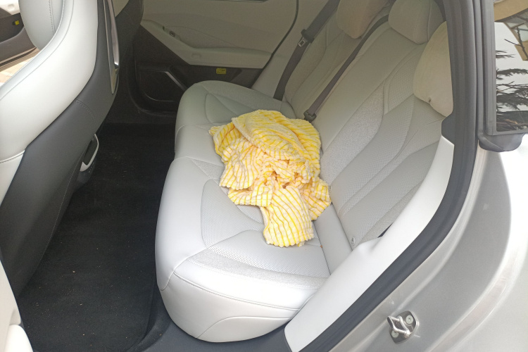 小鹏P7 2025款 702 长续航 Ultra中控内饰21