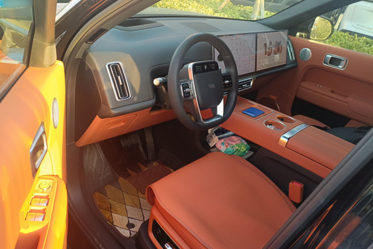 理想汽车 理想L8 2024款 Max中控内饰20