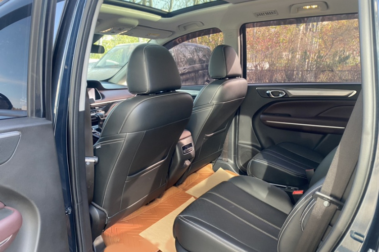 广汽传祺 传祺M6 2021款 PRO 270T DCT尊享版中控内饰7002