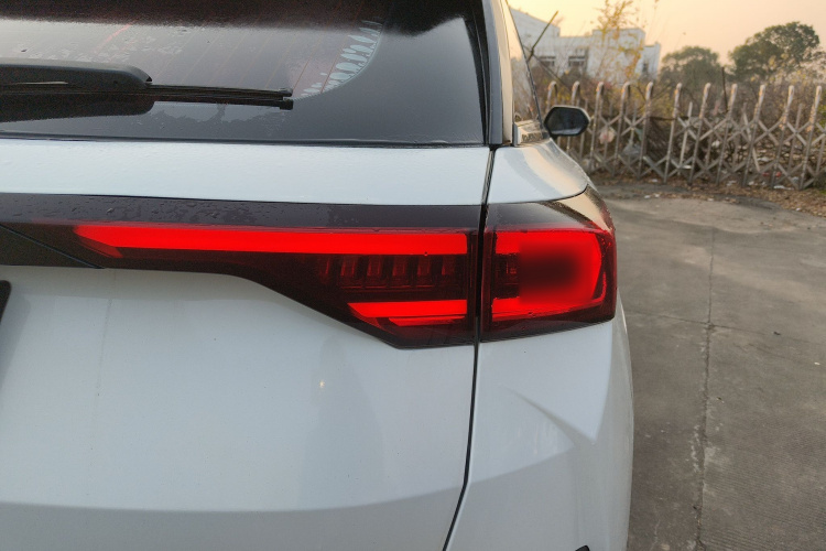 奔腾T77 2019款 230 TID 自动豪华型 国VI车身外观9