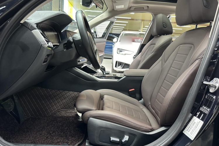 宝马3系 2020款 320Li M运动套装中控内饰7008