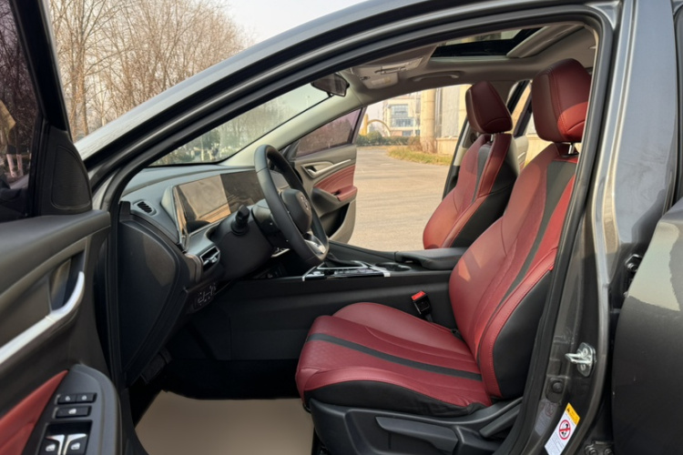 长安 逸动 2021款 PLUS 蓝鲸NE 1.4T GDI DCT尊贵型中控内饰7012