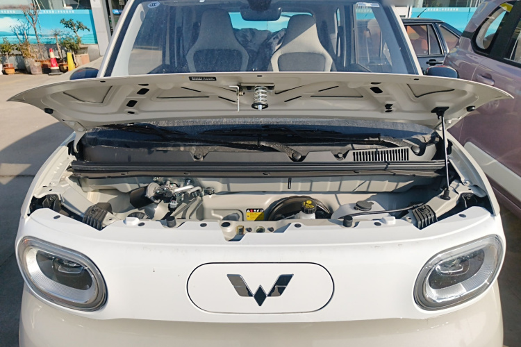 五菱汽车 宏光MINIEV 2024款 第三代 215km 青春版机舱底盘24