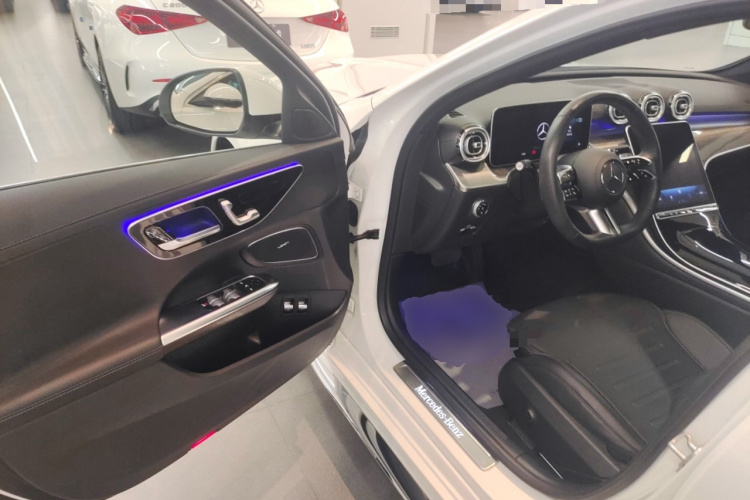 奔驰C级新能源 2024款 C 350 eL中控内饰20